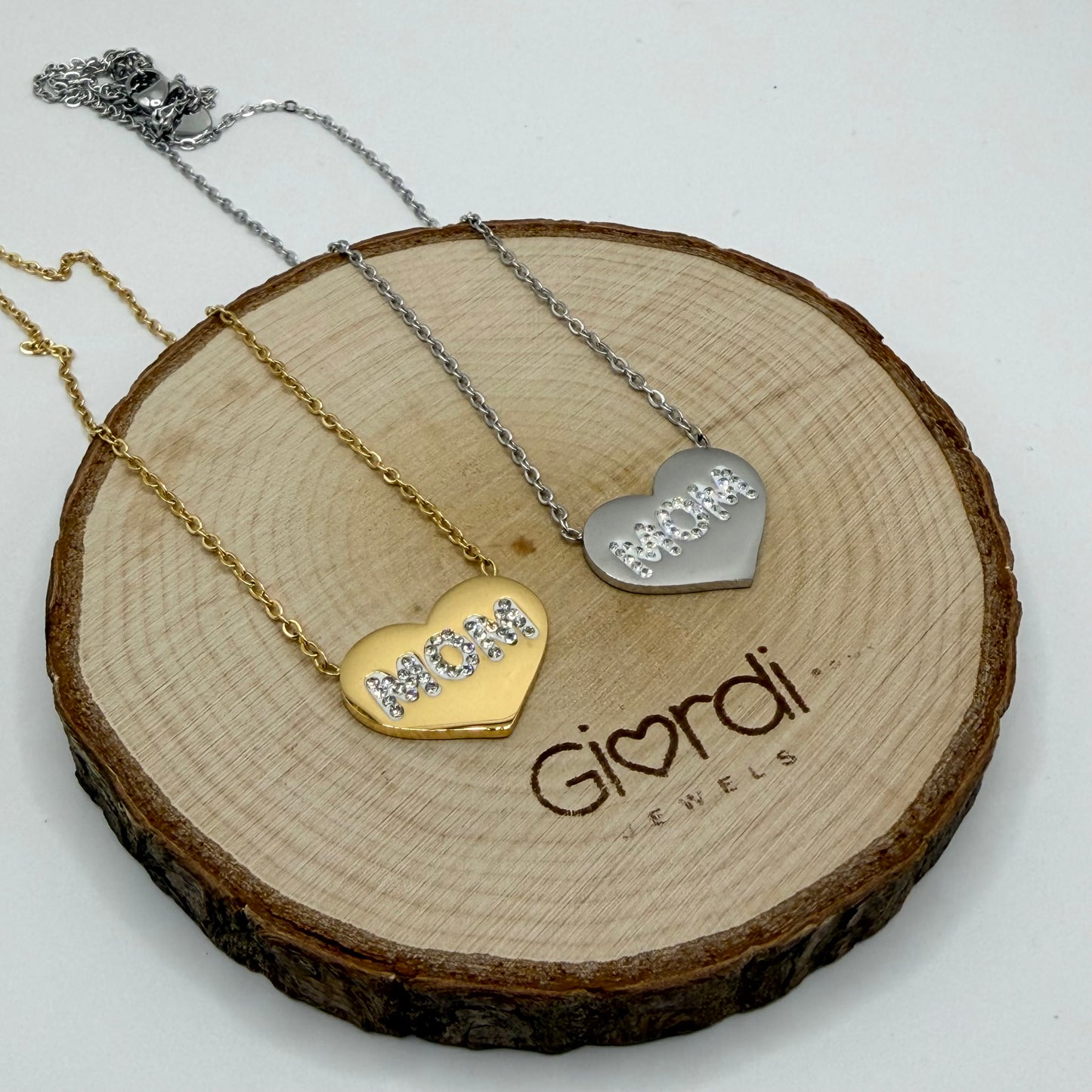 Collana mom