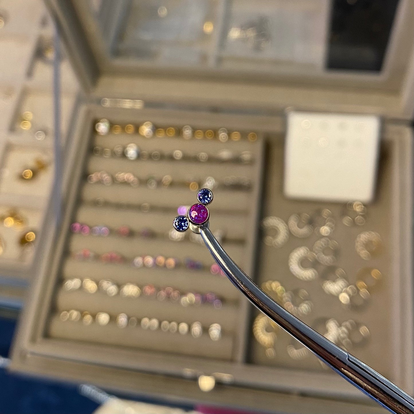 Piercing mickey tanzanite