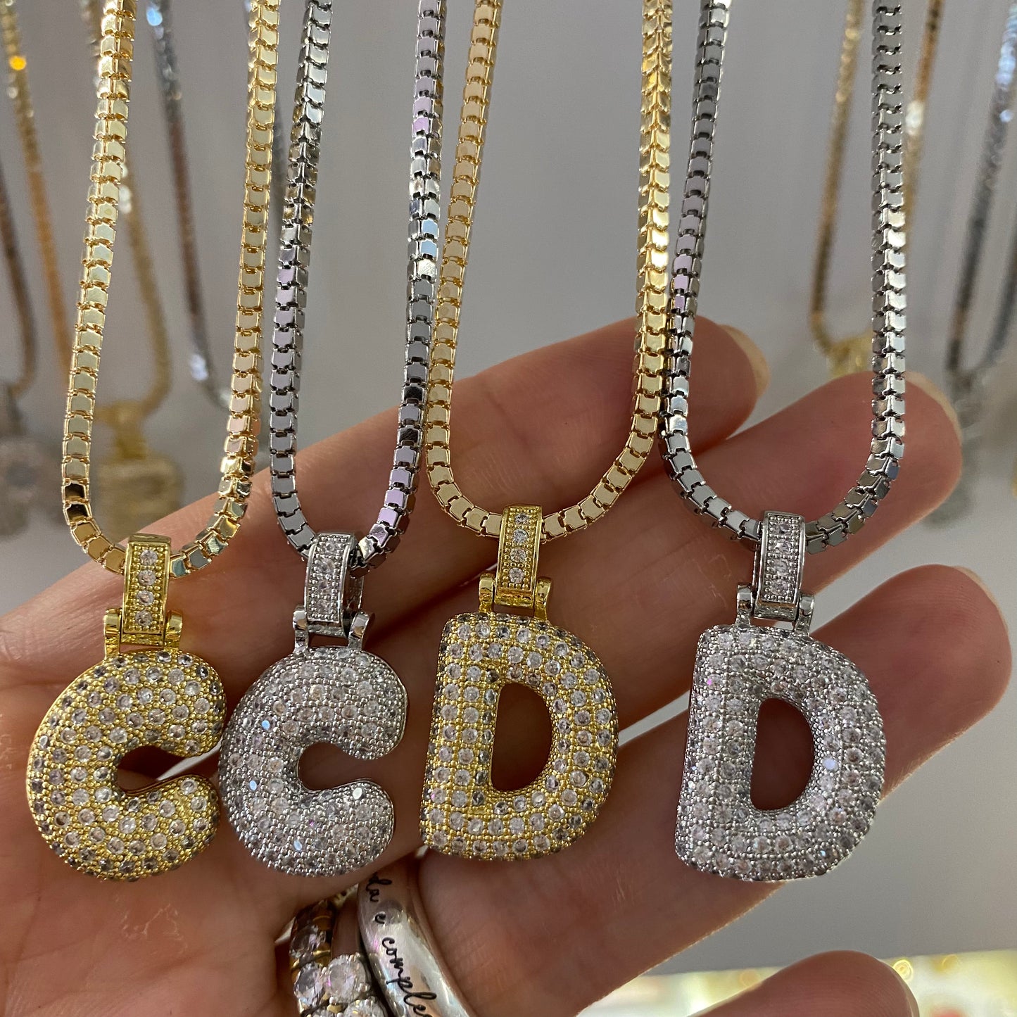 Collana glittering