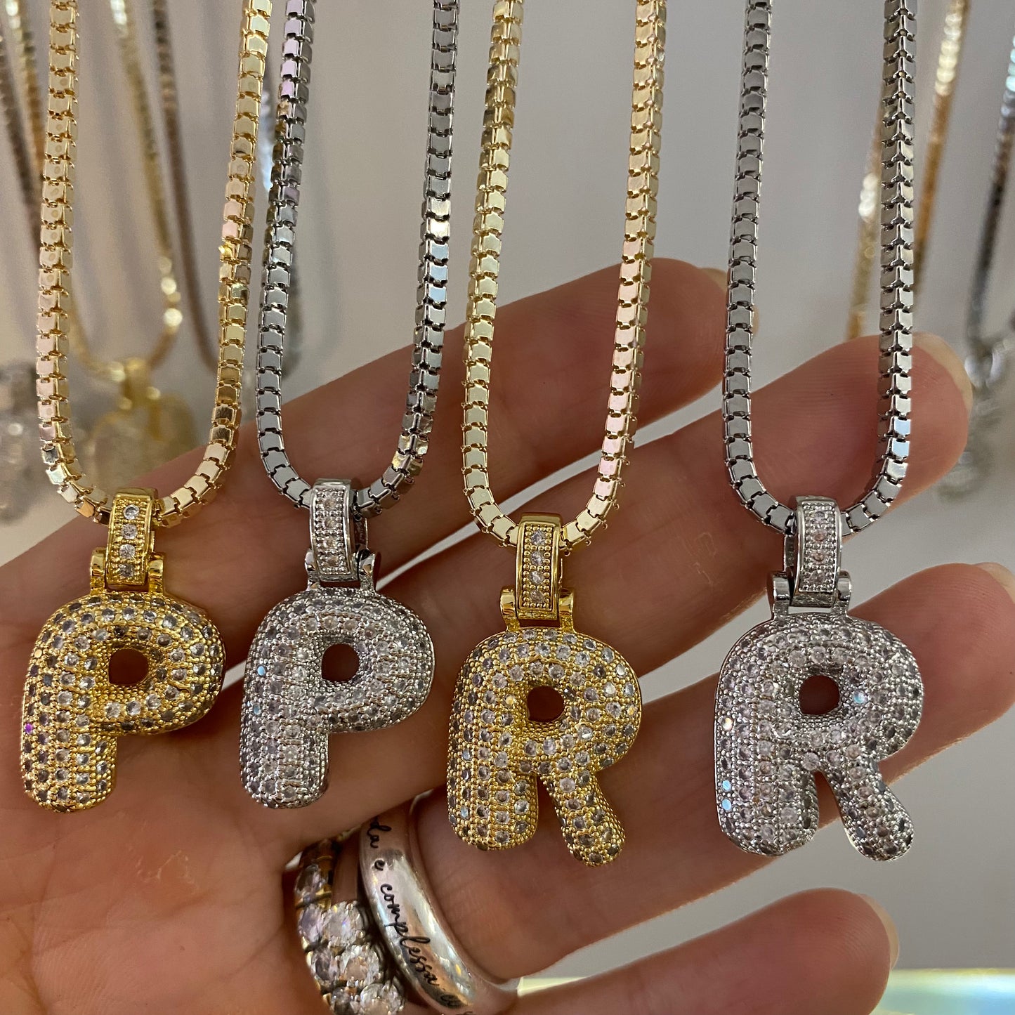 Collana glittering