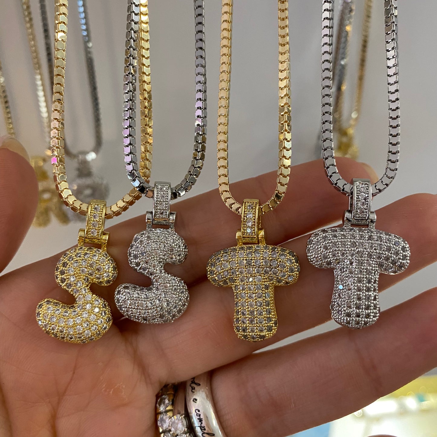 Collana glittering