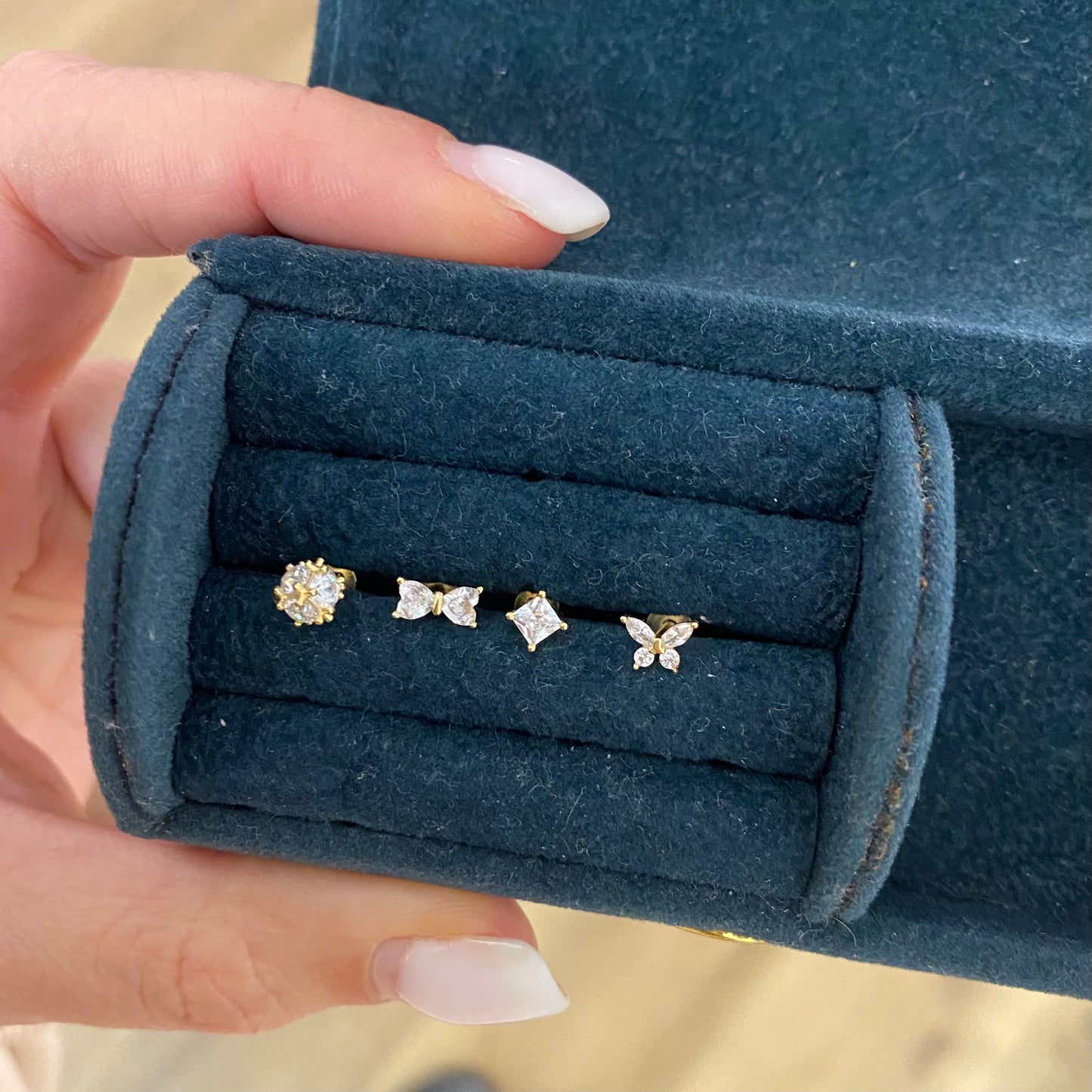 Mini capsule piercing
