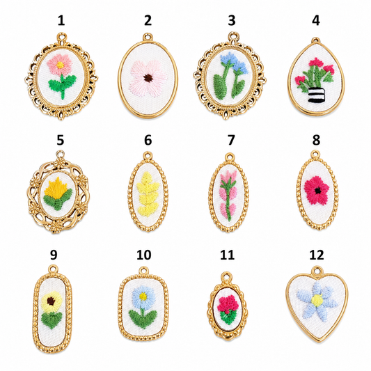 Ciondolo Vintage ricamato