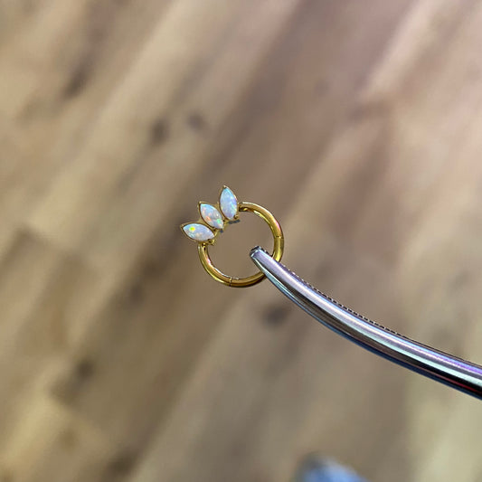 Daith fiore di loto opale