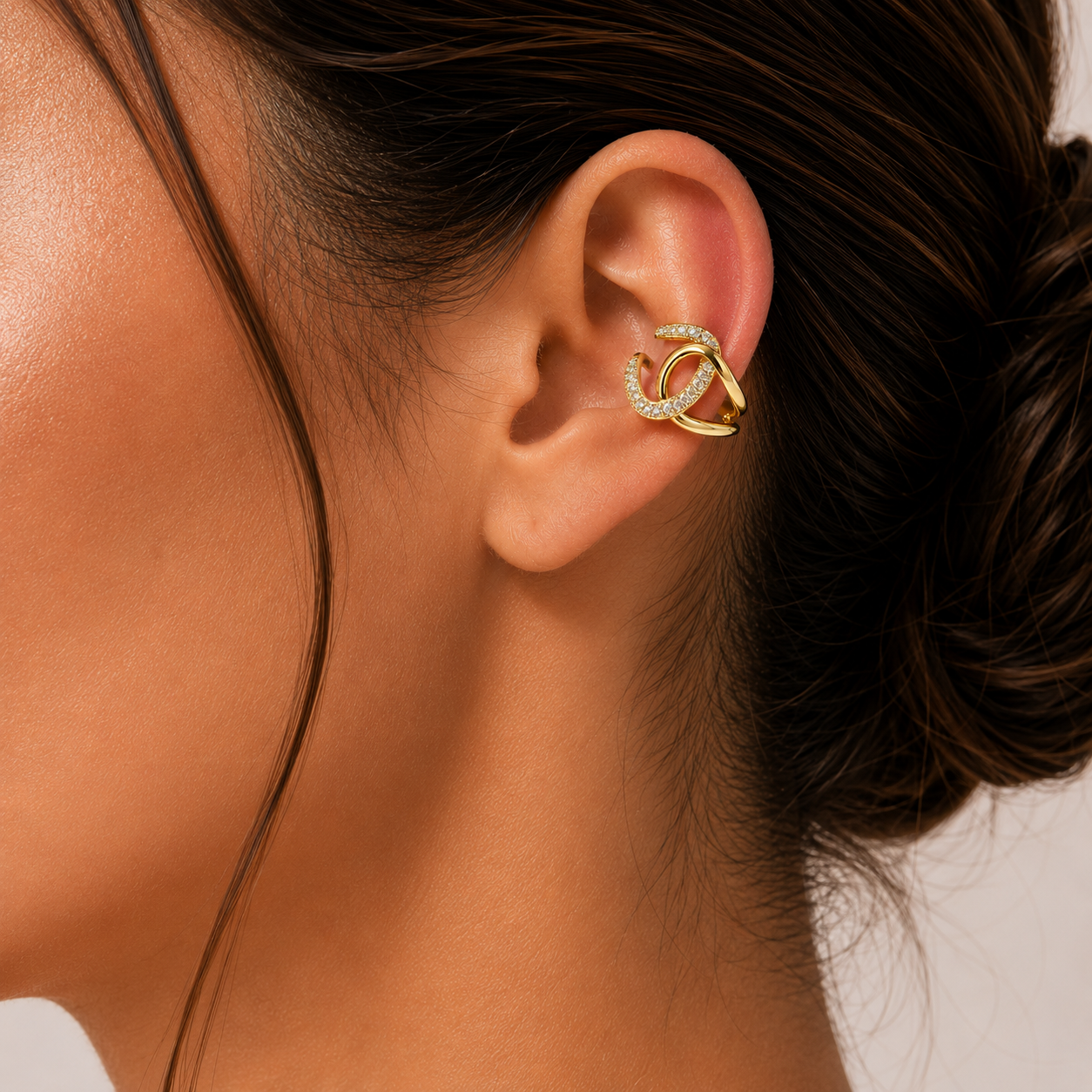 Ear cuff fibbia